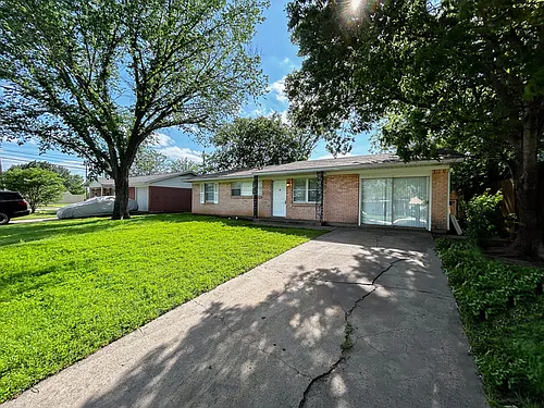 3805 Atlas Dr Photo 1