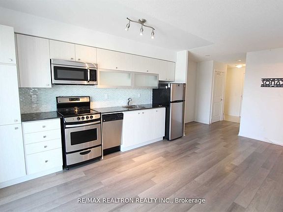 4th image of 275 Yorkland Rd #1004