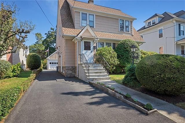 1st image of 43 Hillcrest Ave