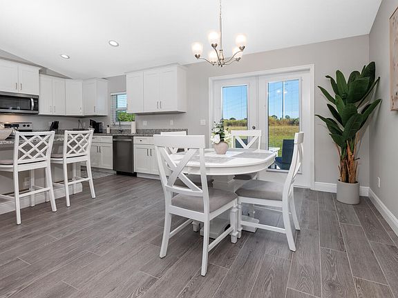 4th image of 2213 SW Salmon Road