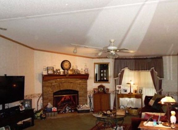 5th image of 149 River Creek Dr