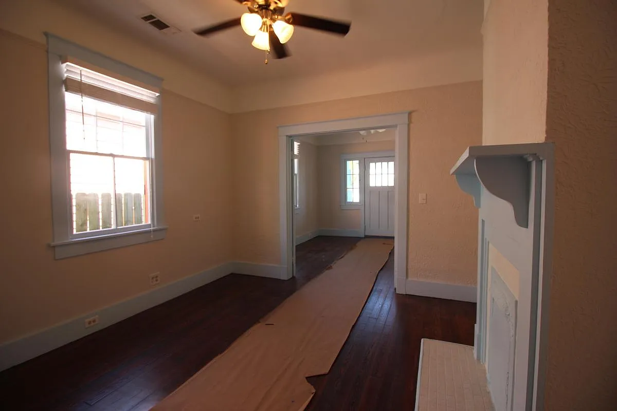2 bed, 700 sqft, $1,400 — Photo 4
