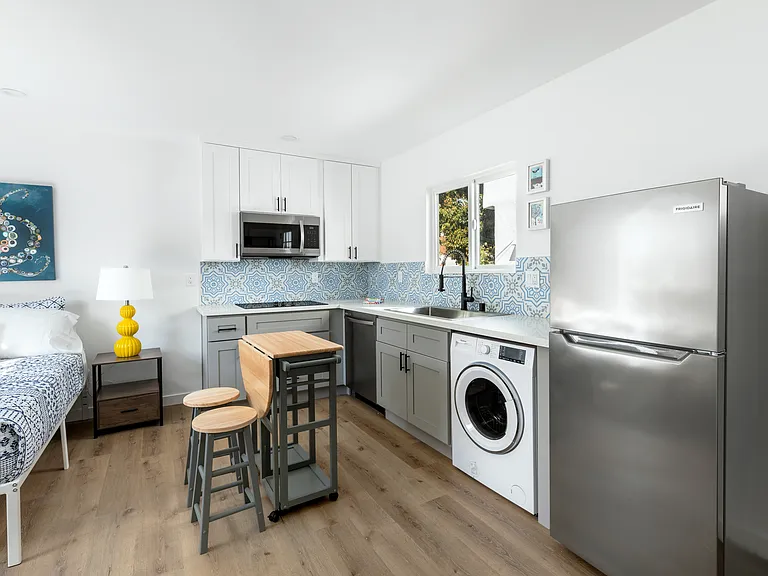 3400 Somerset Dr #3404-1/2 — Photo 9