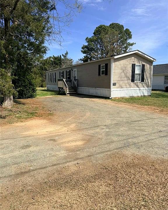 1st image of 3515 Forrest Ave