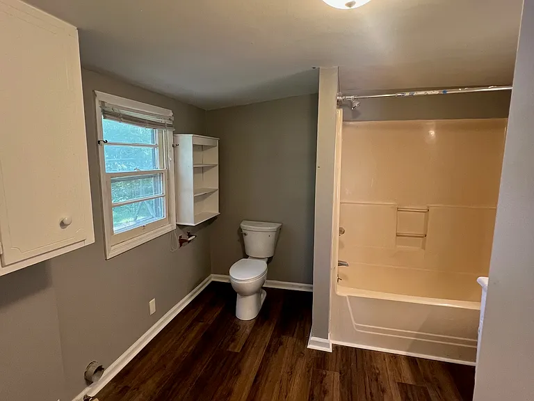 1341 Veterans Pkwy — Photo 6