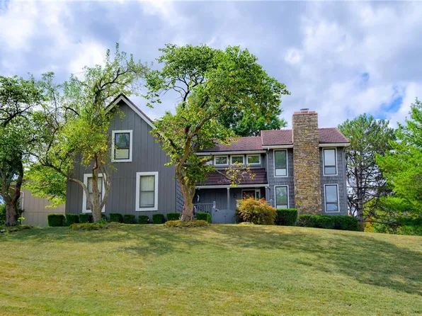 3637 NE Beechwood Dr, Lees Summit, MO 64064