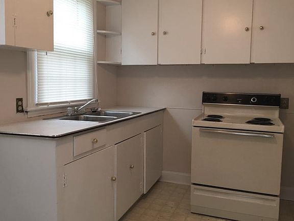 2nd image of 222 Twin Oak Dr