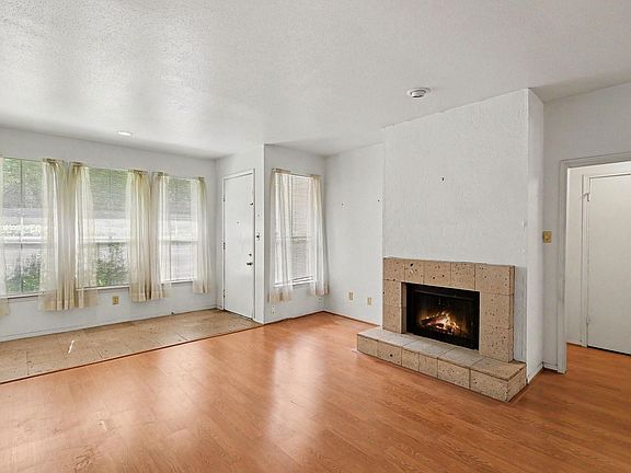 5th image of 2100 Tanglewilde St APT 181