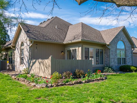 3rd image of 7705 Briarstone Dr