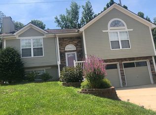 403 SW 24th Ter, Oak Grove, MO 64075