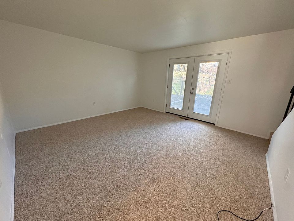 945 Academy Heights Dr, Greensburg, PA 15601 Zillow