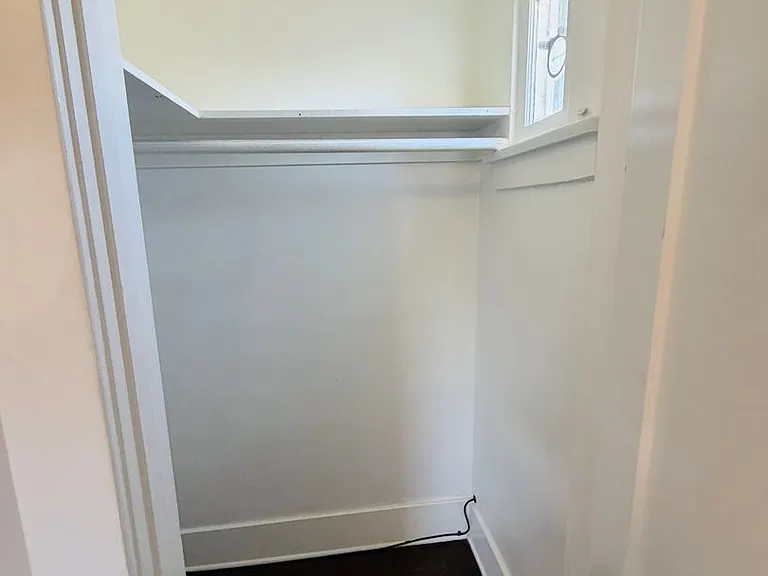425 W 4th St — Photo 11