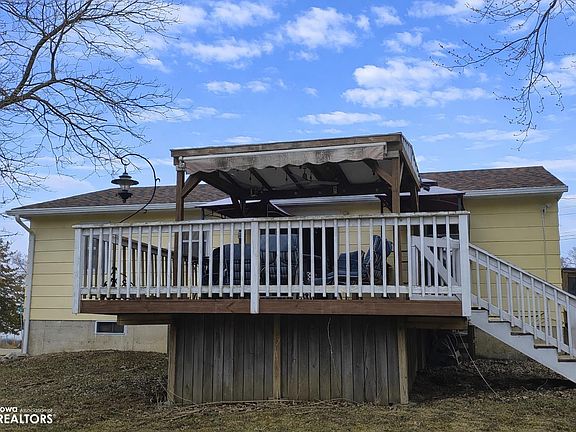 3rd image of 201 Spring St