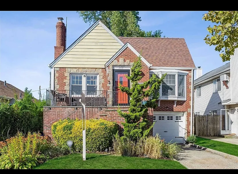 355 E Fulton St — Photo 1