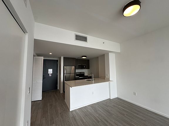 3rd image of 415 NE 2nd Ave #A2