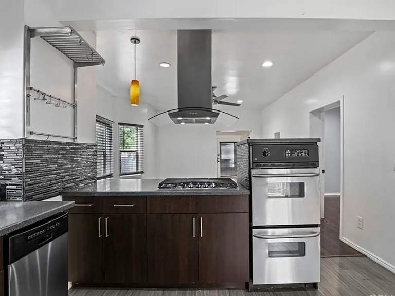 ovens and built in stove