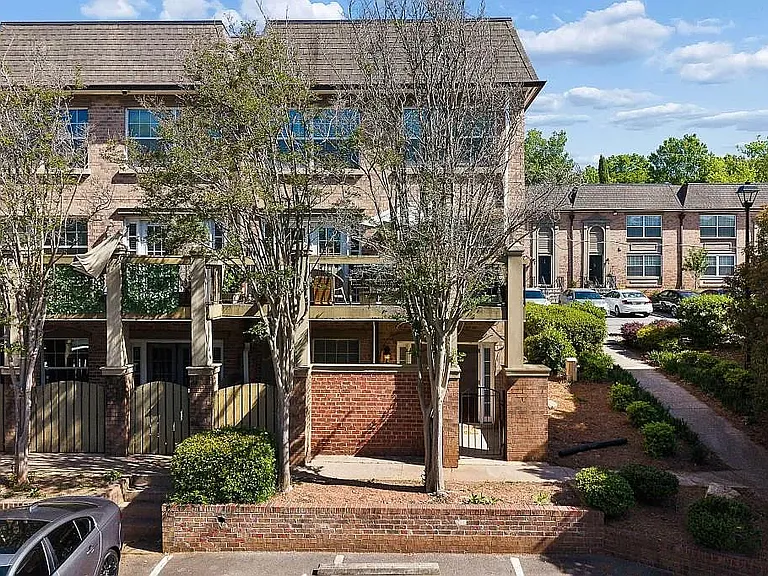 6980 Roswell Rd #C13 — Photo 41