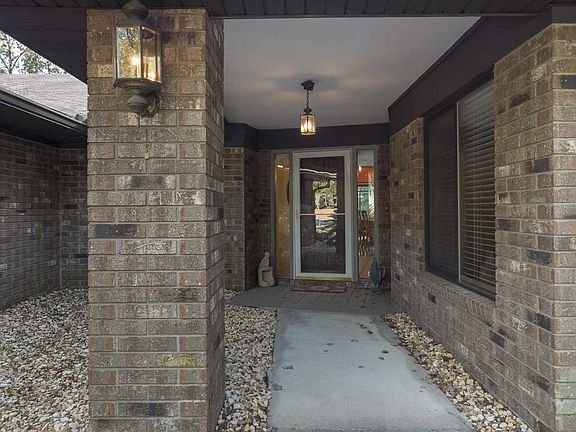3rd image of 4311 NW 9th Pl