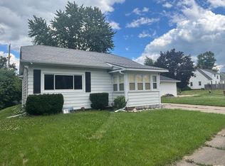 1127 Lincoln Dr, Marion, IA 52302