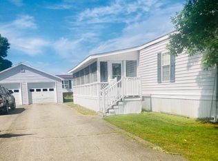 24 G St, Bangor, ME 04401