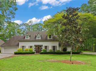 7011 Longvue Dr, Mandeville, LA 70448