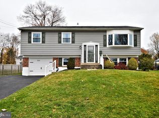 814 Martha Ln, Warminster, PA 18974