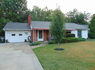 2121 Rockefeller Rd, Wickliffe, OH 44092