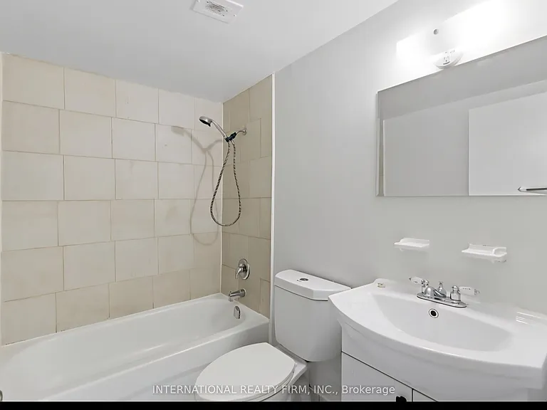 103 Emerald St S #302 — Photo 3