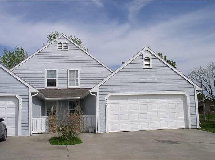 2501 Crestline Ct