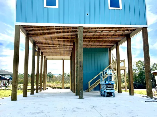 4107 S Nassau St, Bay Saint Louis, MS 39520