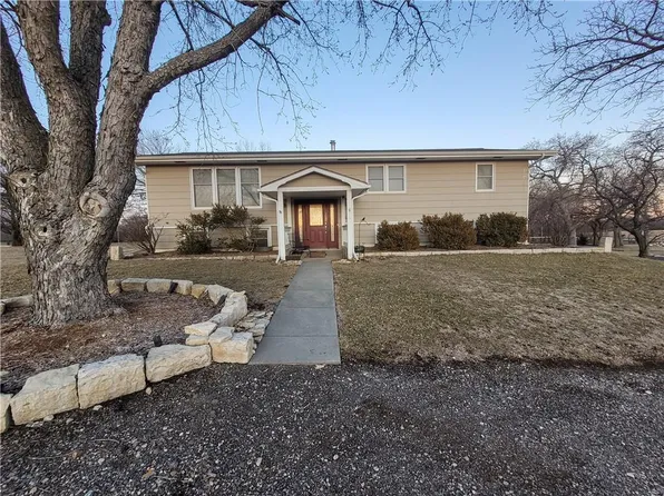 1495 S 975th Rd, Council Grove, KS 66846