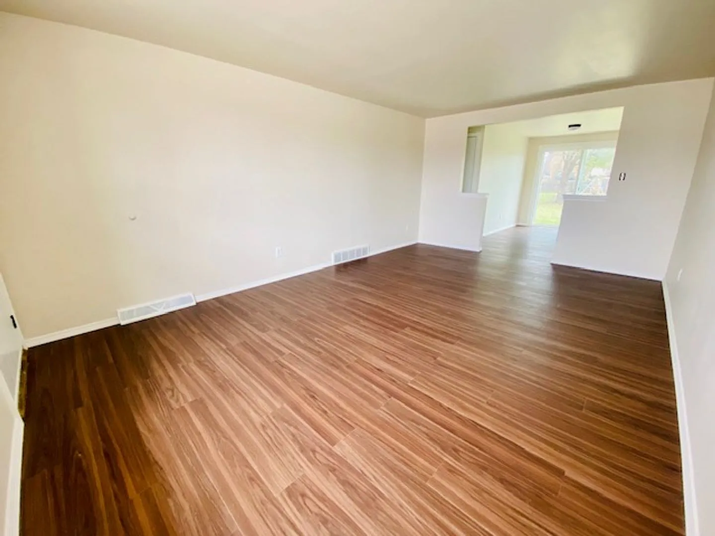 917 & 921 Abrams St Duplex — Photo 2