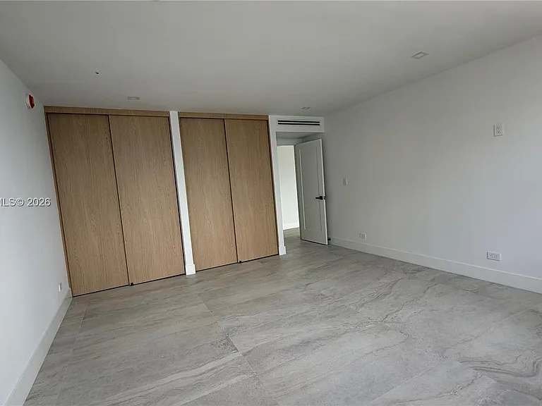 1800 NE 114th St #604 — Photo 10