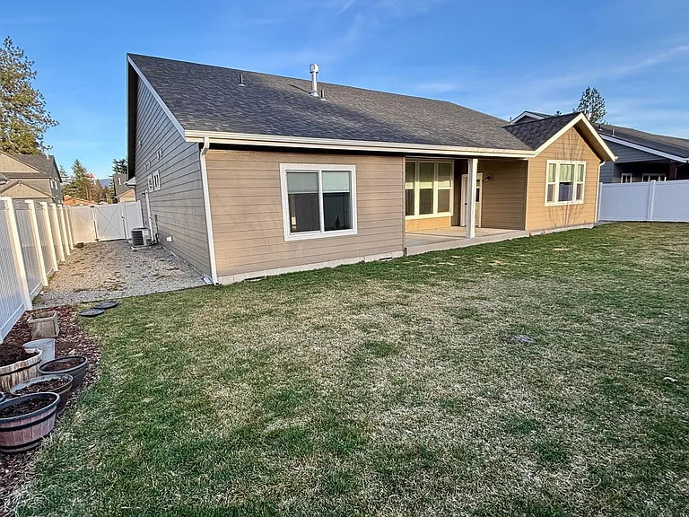 10743 N Crimson Dr — Photo 3