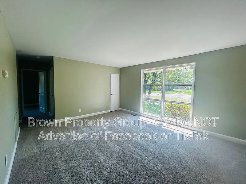 2 bed, 1.0 bath, 884 sqft, $1,025 — Photo 4