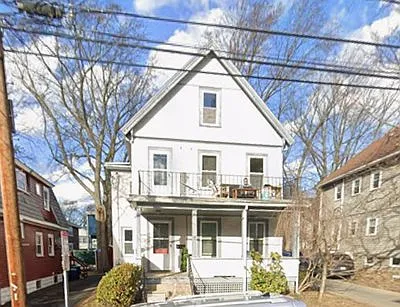 4 bed, 9999 sqft, $5,500 — Photo 1