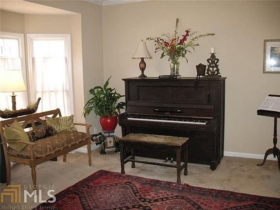 4th image of 554 Russett Ct