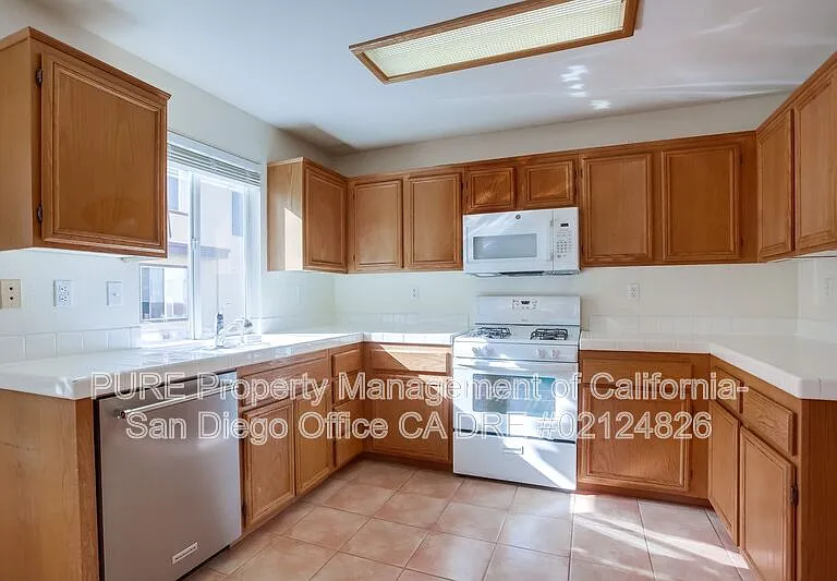 10230 Wateridge Cir #187 — Photo 7