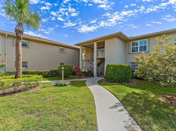 14 Lake Vista Trl, Port Saint Lucie, FL