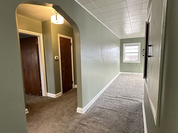 5th image of 205 Carlton Ter #1