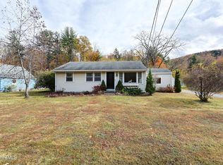 16 E New Lenox Rd, Lenox, MA 01240
