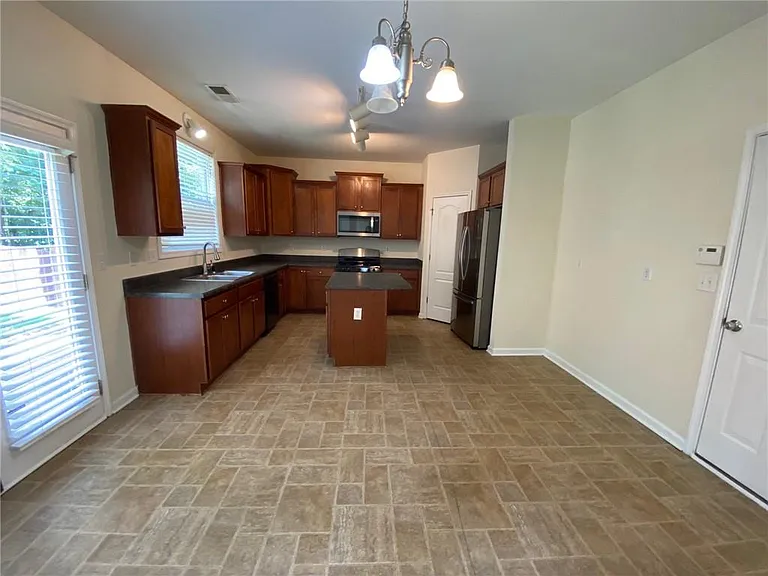 2146 Peach Shoals Cir — Photo 20