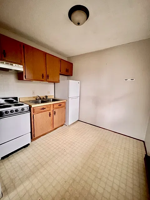 1 bed, 600 sqft, $700 — Photo 2