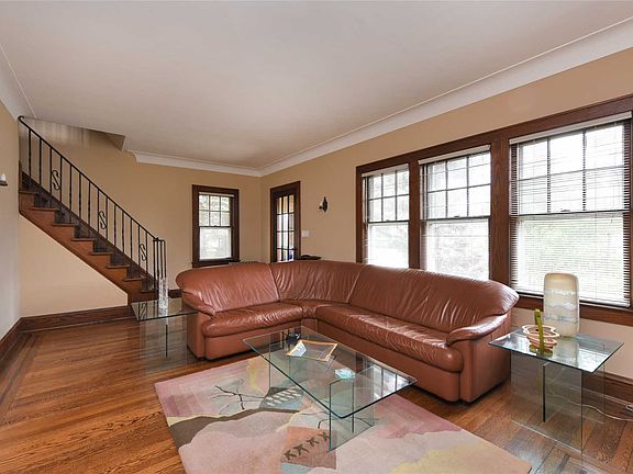 4th image of 458 Morris Ave