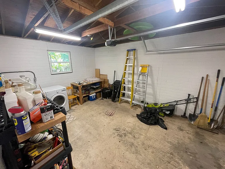 1317 NW 4th St — Photo 12