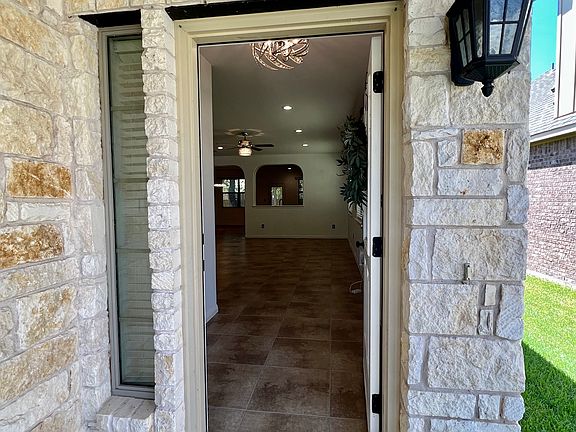 3rd image of 4008 Gloucester Dr