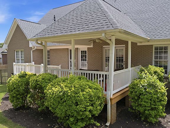 3rd image of 822 Tapestry Ct