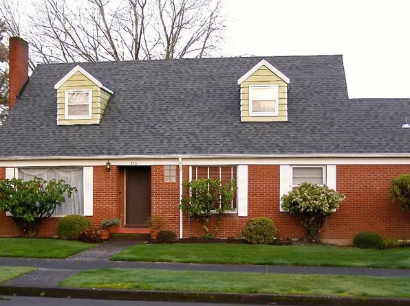 233 NE Billingher Dr, Portland, OR 97220