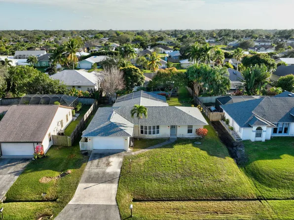 974 SE Brookedge Avenue, Port St Lucie, FL 34983