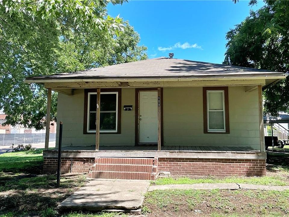 1st image of 108 N College St